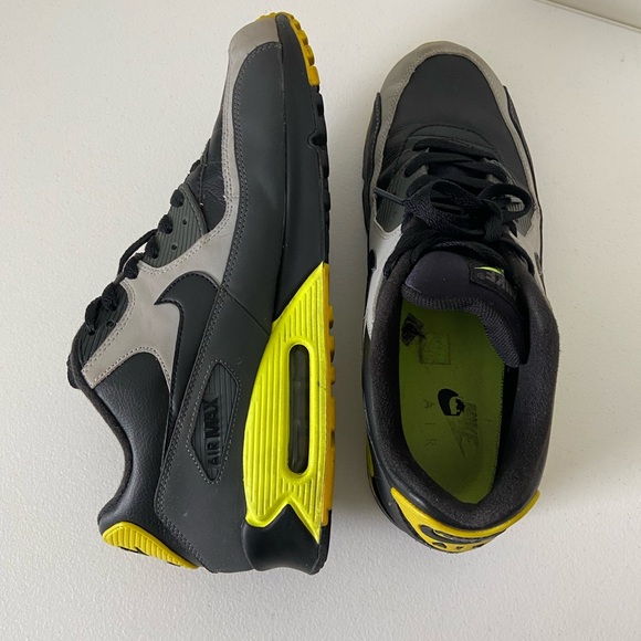 Nike Air Max 90 essential dark gray volt men’s sneakers — size 11.5 - Picture 4 of 7